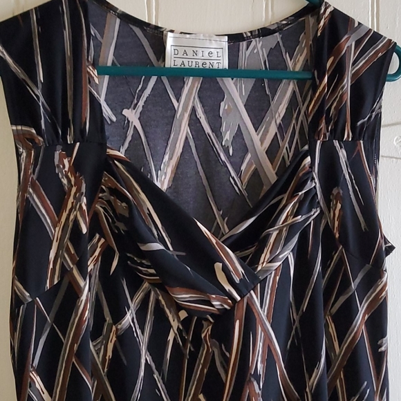 Daniel Laurent Stretch Print Top - Picture 2 of 3